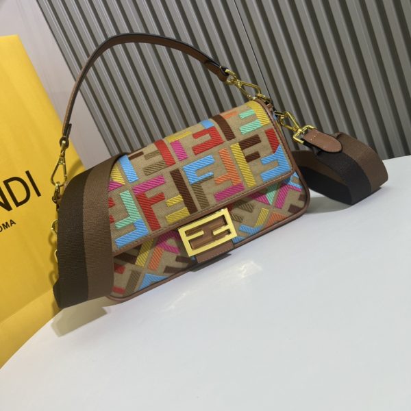 Bộ da đầu hiện tại 2022, chiếc túi mới nhất của Fendi