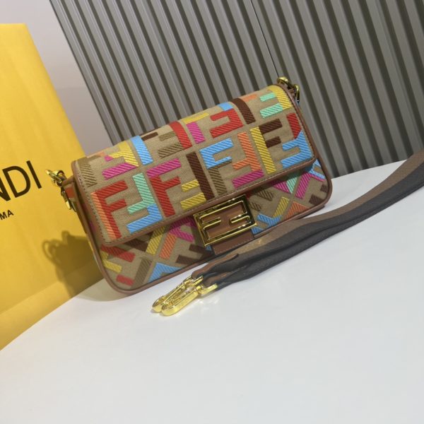 Bộ da đầu hiện tại 2022, chiếc túi mới nhất của Fendi