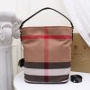 Bộ sưu tập chấm Canvas của “The Ashby Bag” mang tính biểu tượng của Burberry,