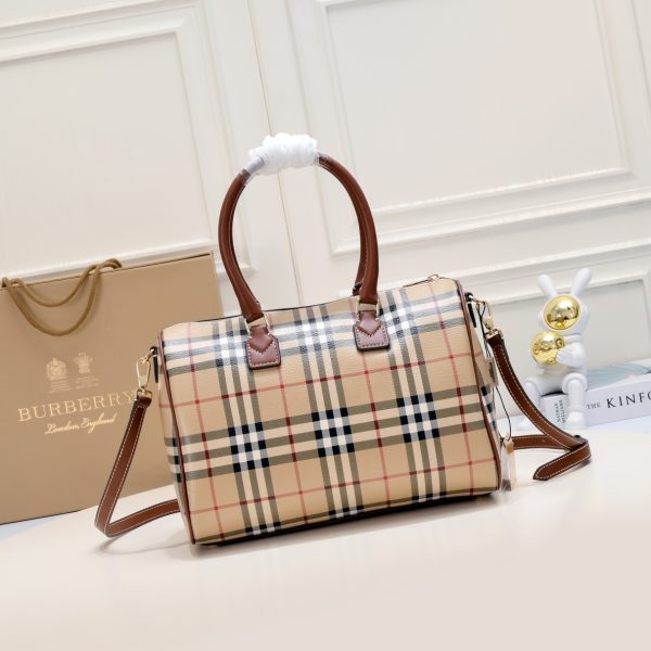 chiếc túi bowling mới nhất của burberry