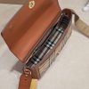 Túi da xốp khéo léo của Burberry với sọc Vintage