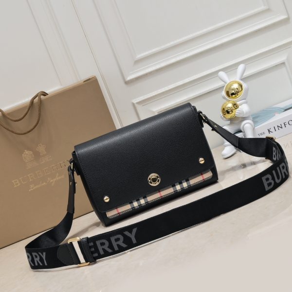 Túi da xốp khéo léo của Burberry với sọc Vintage