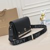 Túi da xốp khéo léo của Burberry với sọc Vintage