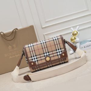 Túi da xốp khéo léo của Burberry với sọc Vintage