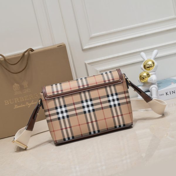 Túi da xốp khéo léo của Burberry với sọc Vintage
