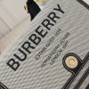 Túi da xốp khéo léo của Burberry với sọc Vintage