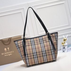 túi mua sắm ngựa của burberry