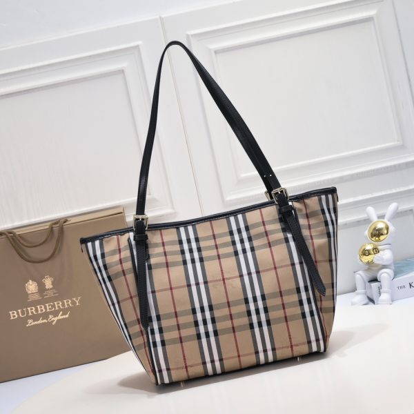 túi mua sắm ngựa của burberry
