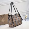 túi mua sắm ngựa của burberry