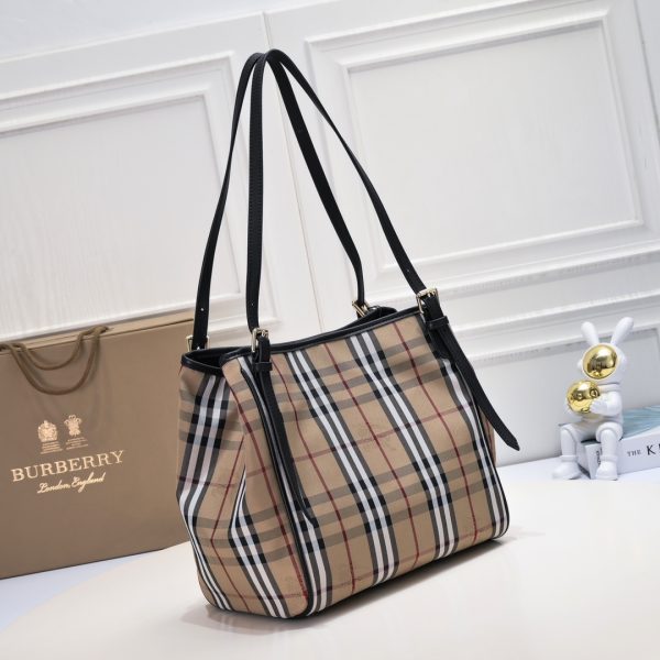 túi mua sắm ngựa của burberry