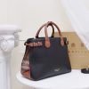 Túi Banner điển hình Burberry