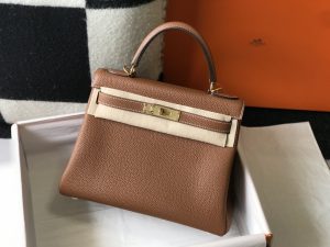Kelly đã đi xa hơn những biểu tượng nhân dạng