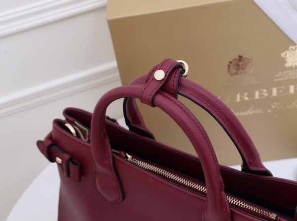 Túi Banner điển hình Burberry