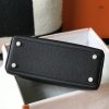 Kelly đã đi xa hơn những biểu tượng nhân dạng