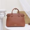 Túi Banner điển hình Burberry