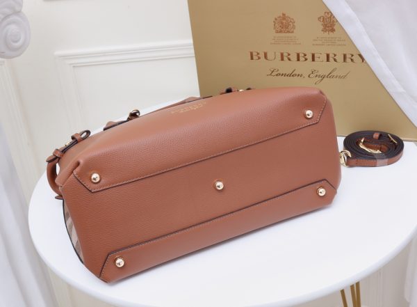 Túi Banner điển hình Burberry
