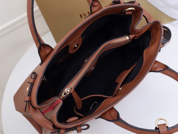 Túi Banner điển hình Burberry