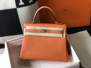 Kelly đã đi xa hơn những biểu tượng nhân dạng