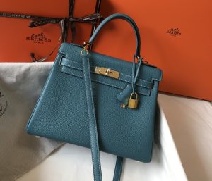 Kelly đã đi xa hơn những biểu tượng nhân dạng