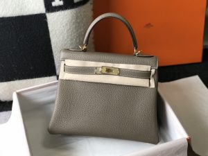 Kelly đã đi xa hơn những biểu tượng nhân dạng
