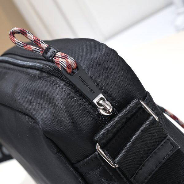 Túi máy ảnh người đàn ông Burberry Vintage