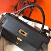 Kelly 25cm Hermes là một trong những tác phẩm kinh điển