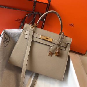 Kelly 25cm Hermes là một trong những tác phẩm kinh điển