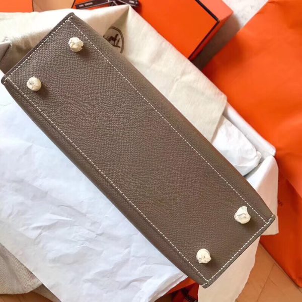 Kelly 25cm Hermes là một trong những tác phẩm kinh điển