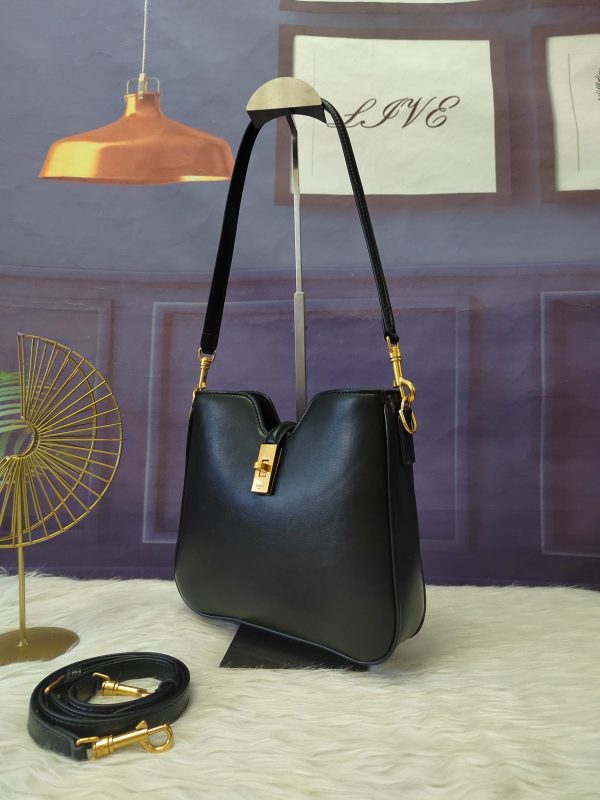 CELINE: Túi da đen có thể mang theo vai và xích