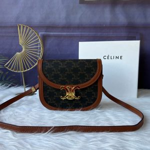 CELINE: Vách ngăn kim loại vàng bên trong
