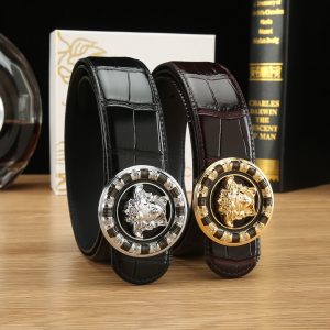 Cái nút thép không gỉ cao cấp Versace, rộng 3.8cm, được trang bị da bò hai mặt nhập khẩu từ Ý