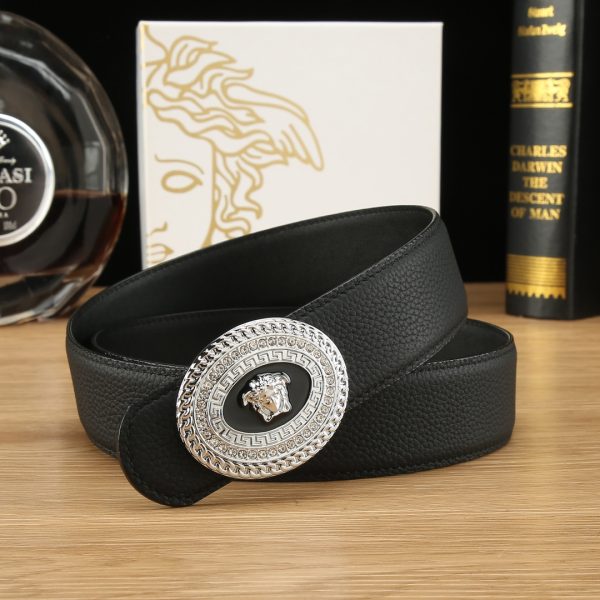 Cái nút thép không gỉ cao cấp Versace, rộng 3.8cm, được trang bị da bò hai mặt nhập khẩu từ Ý