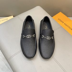 Đậu đậu, giày Louis Vuitton, người đàn ông