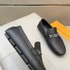 Đậu đậu, giày Louis Vuitton, người đàn ông