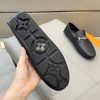 Đậu đậu, giày Louis Vuitton, người đàn ông