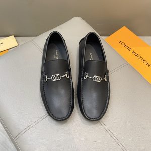 Đậu đậu, giày Louis Vuitton, người đàn ông