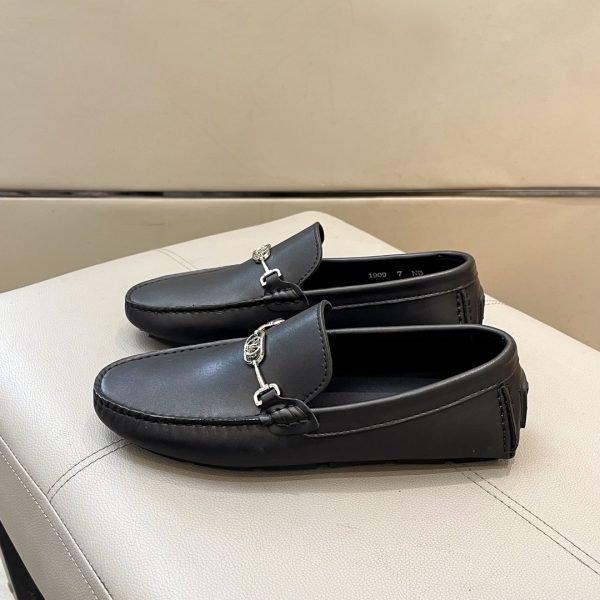 Đậu đậu, giày Louis Vuitton, người đàn ông