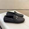 Đậu đậu, giày Louis Vuitton, người đàn ông
