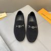 Đậu đậu, giày Louis Vuitton, người đàn ông