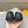 Đậu đậu, giày Louis Vuitton, người đàn ông