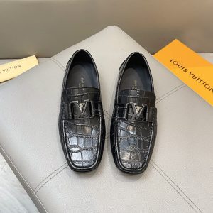 Đậu đậu, giày Louis Vuitton, người đàn ông