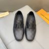 Đậu đậu, giày Louis Vuitton, người đàn ông
