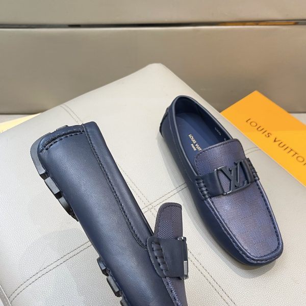 Đậu đậu, giày Louis Vuitton, người đàn ông