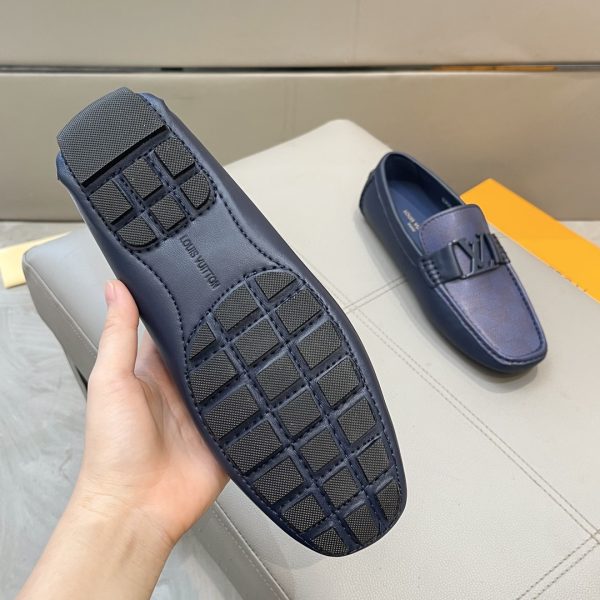 Đậu đậu, giày Louis Vuitton, người đàn ông