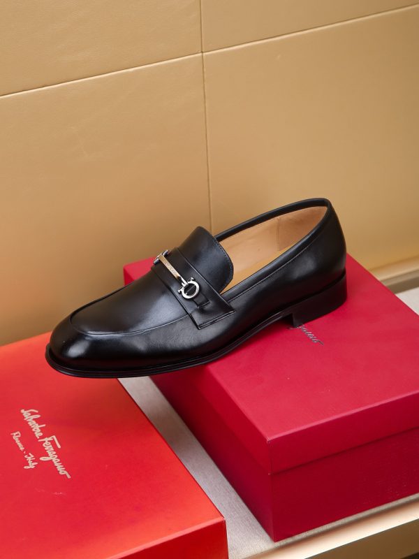 Ferragamo, giày thời trang, sáp, nước bò nhuộm