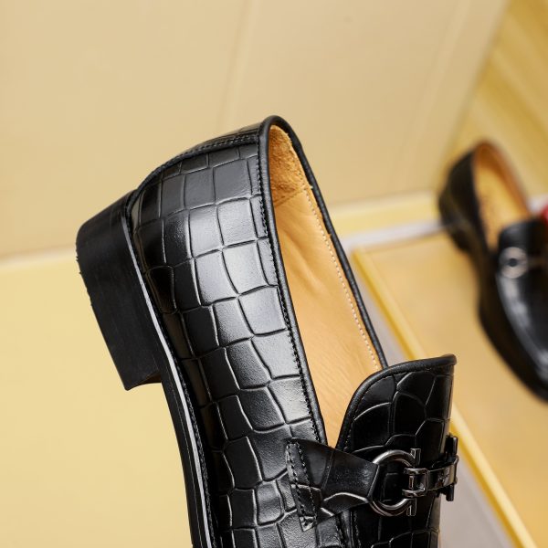 Ferragamo, giày thời trang, sáp, nước bò nhuộm