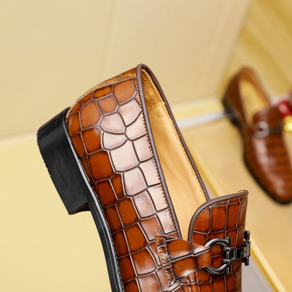 Ferragamo, giày thời trang, sáp, nước bò nhuộm
