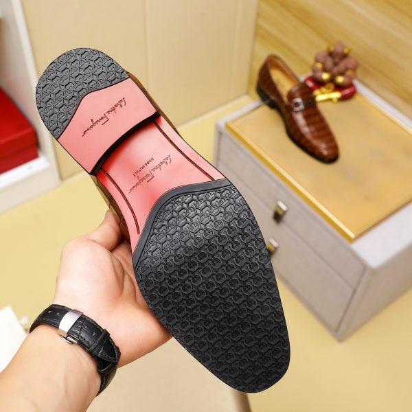 Ferragamo, giày thời trang, sáp, nước bò nhuộm