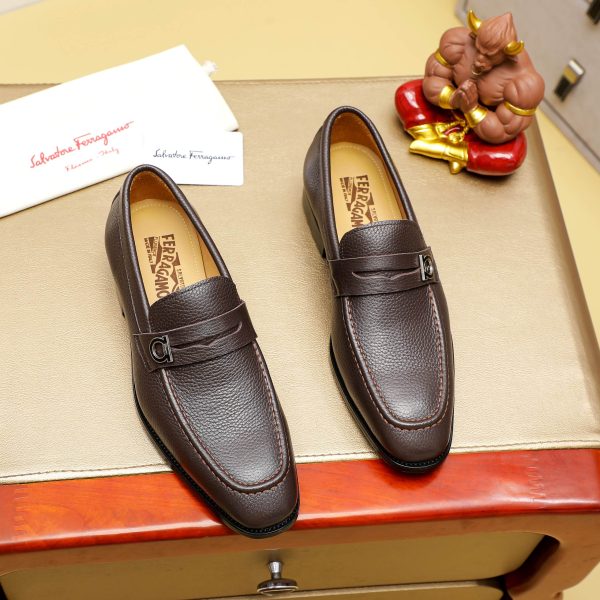 Ferragamo, giày thời trang, sáp, nước bò nhuộm