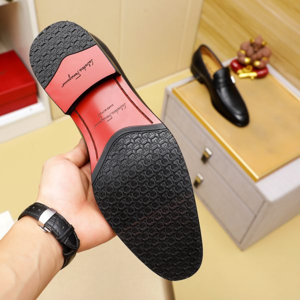 Ferragamo, giày thời trang, sáp, nước bò nhuộm